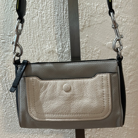 Marc Jacob's Crossbody Grey Bag - Picture 2 of 4